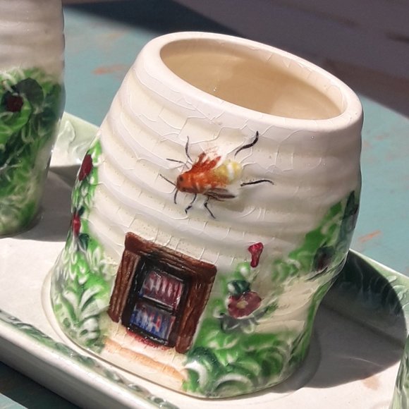 Salt and Pepper Shakers Honey Bee Hive Vintage Porcelain Set Tray Bowl Japan Set - Picture 10 of 14